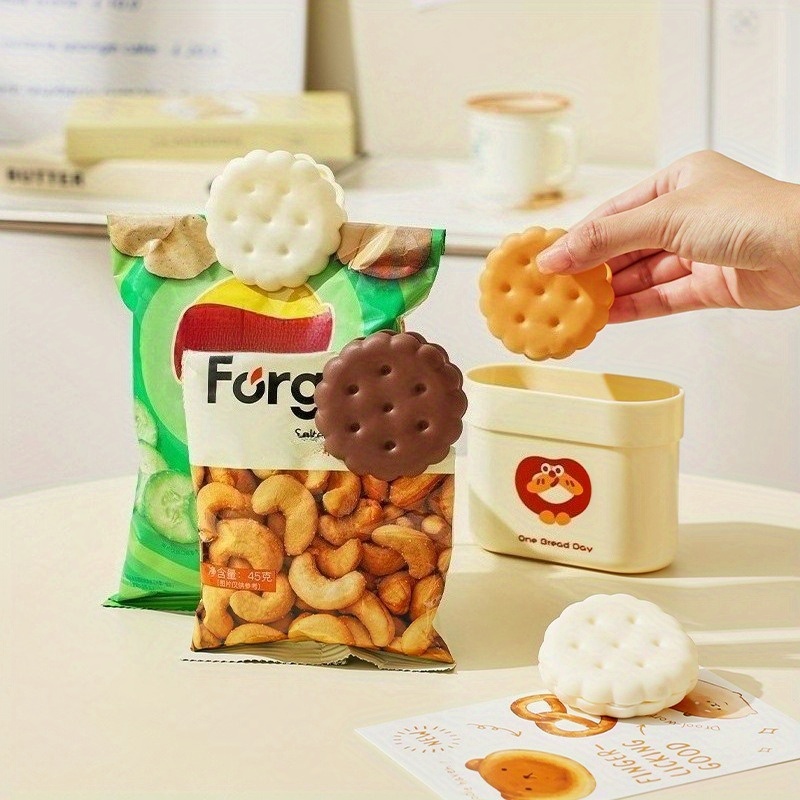 2pcs White/Yellow Cookie-Shape - مراجعة Yellow Food Snacks وسعره