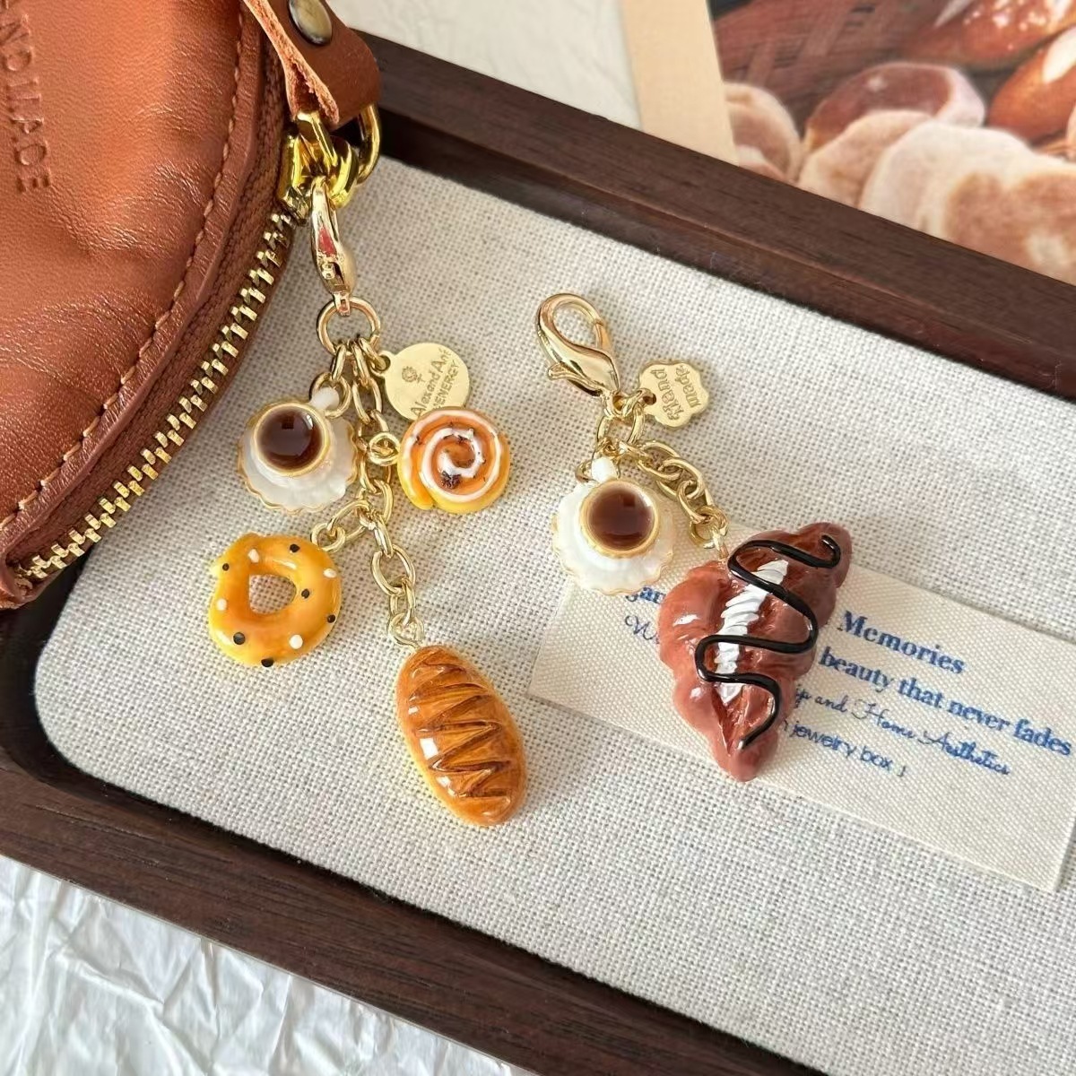 Croissant and Coffee Design Re - مراجعة Food Zinc وسعره