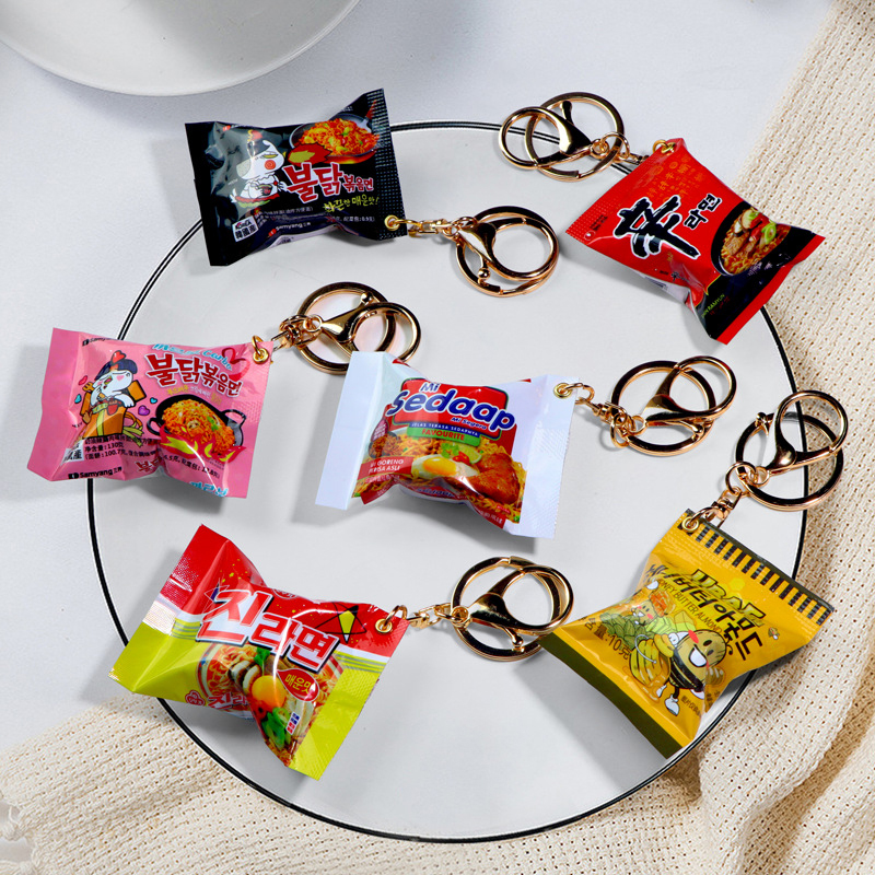 Korean Instant Noodles Keychai - مراجعة Zinc Food Snacks وسعره